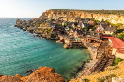 Wandbild: Berühmtes Popeye-Dorf in Anchor Bay, Mellieha, Malta. [...]