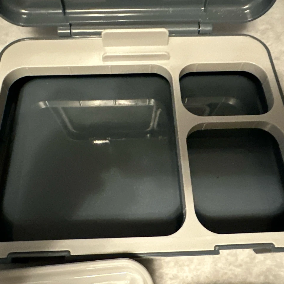 Fiambrera gris reutilizable CONSTRUIDA 3 contenedores de alimentos extraíbles y soporte de teléfono incorporado Foto 4 de 4