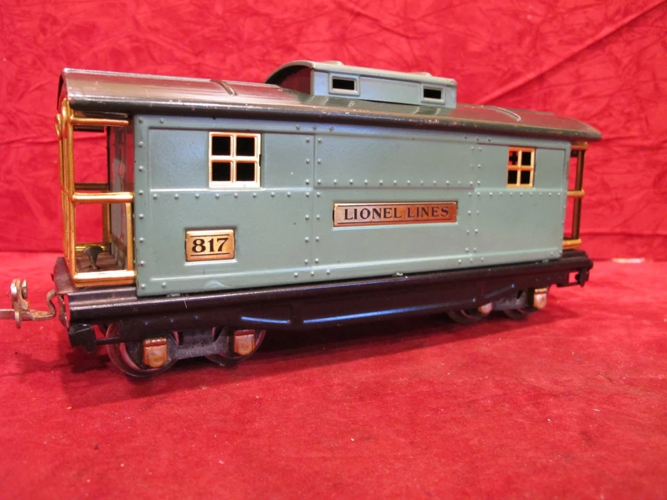Vintage Lionel Pre-war # 817 green Cupola Caboose  O Gauge - Image 2 of 4