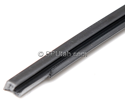 Range Rover L322 Upper Tailgate Window Molding Bottom Rubber Strip Trim ...