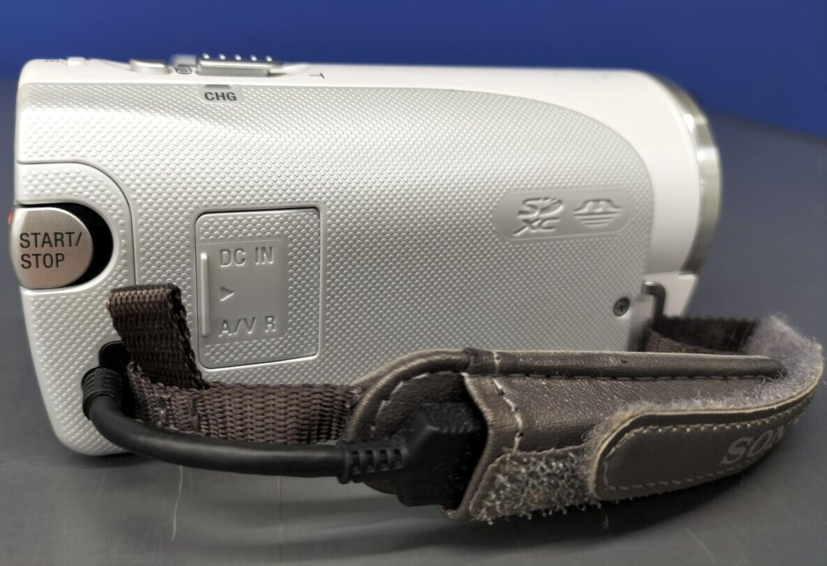 ビデオカメラ SONY HDR-CX270V 動作良好 中古品 ビデオカメラ SONY HDR-CX270V 動作良好 中古品 SONY HDR-CX270V