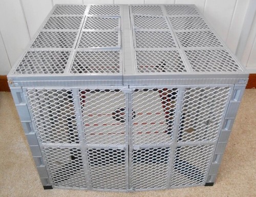WWE Hell in a Cell & wrestling ring play set w/ The Rock & Ricochet - Mattel