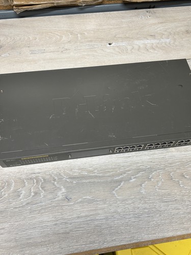 Commutateur réseau D-Link 24 ports 10/100 FE DSS-24+ - Photo 4/5