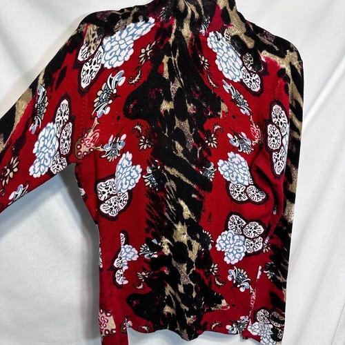 Suéter Rojo por Cyrus Talla Grande Ligero Cuello Simulado Estampado Floral y Animal - Imagen 5 de 12
