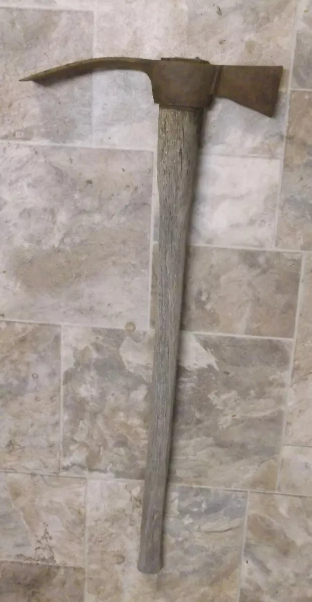 VINTAGE LARGE WARREN PULASKI MATTOCK ADZE PICK AXE WARREN AXE