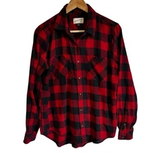 Universal Thread Women Red Black Buffalo Plaid Flannel Shirt Size Small