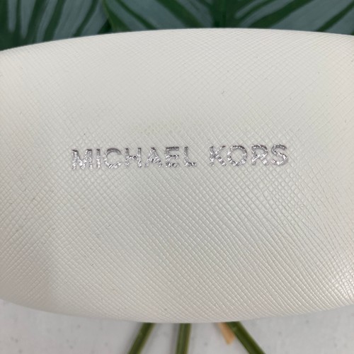 Michael Kors Gray White Silver Hard Clam Shell Cleaning Cloth Sunglasses Case - Picture 2 of 8