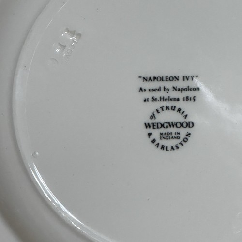 Set of 4 Wedgwood, Etruria & Barlaston Napoleon Ivy 8 3/8" Salad Plates 1.5" Rim - Picture 9 of 9