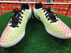 pink and white magistas