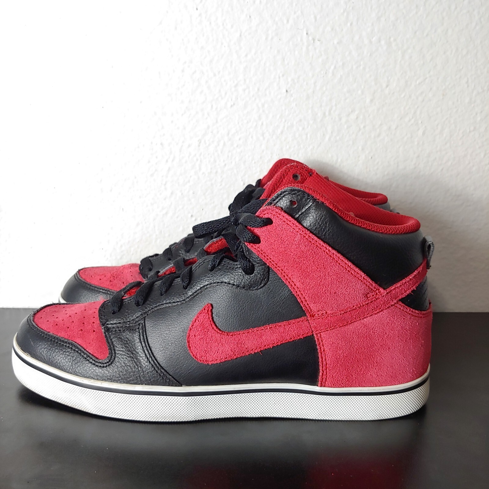 Nike Dunk High 454056-002 Bred men's sz 11 sneaker shoes red