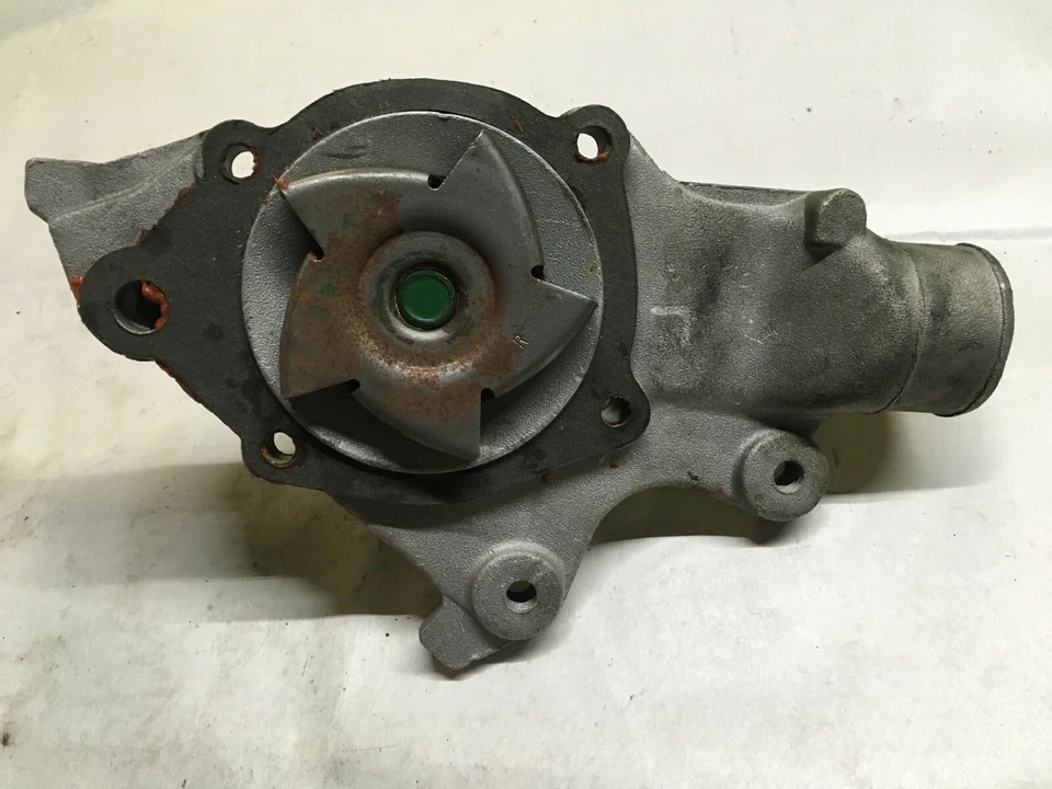 Bomba de agua para motor remanufacturado Cardone 58-448 Foto 3 de 4