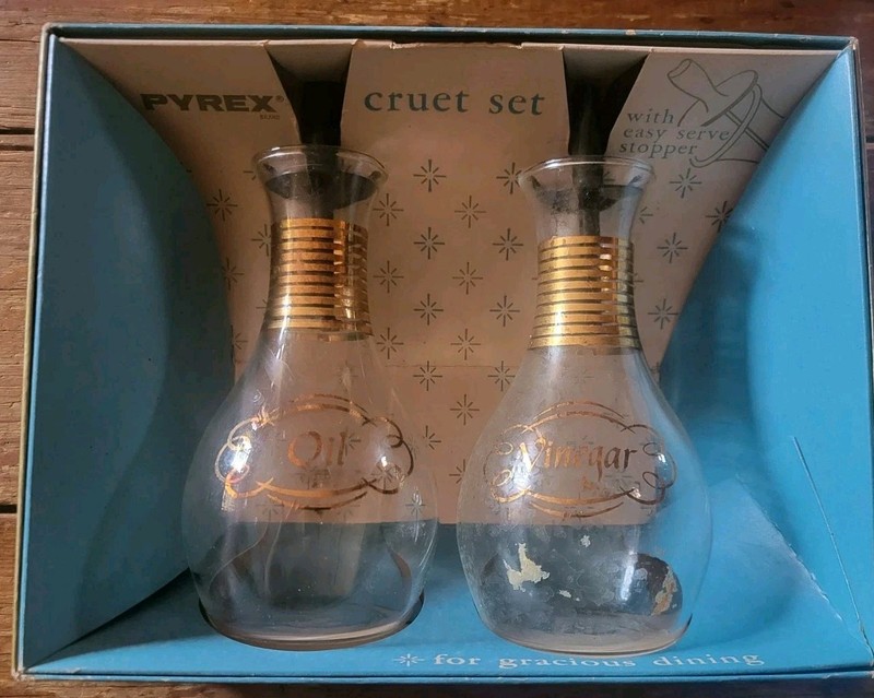 NEW NOS Pyrex Vinegar & Oil Cruet Set w/ stoppers retro MCMC kitchen in box CHIC