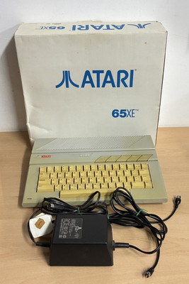 Atari 65XE Home Computer - Originalverpackt - Original Einsätze