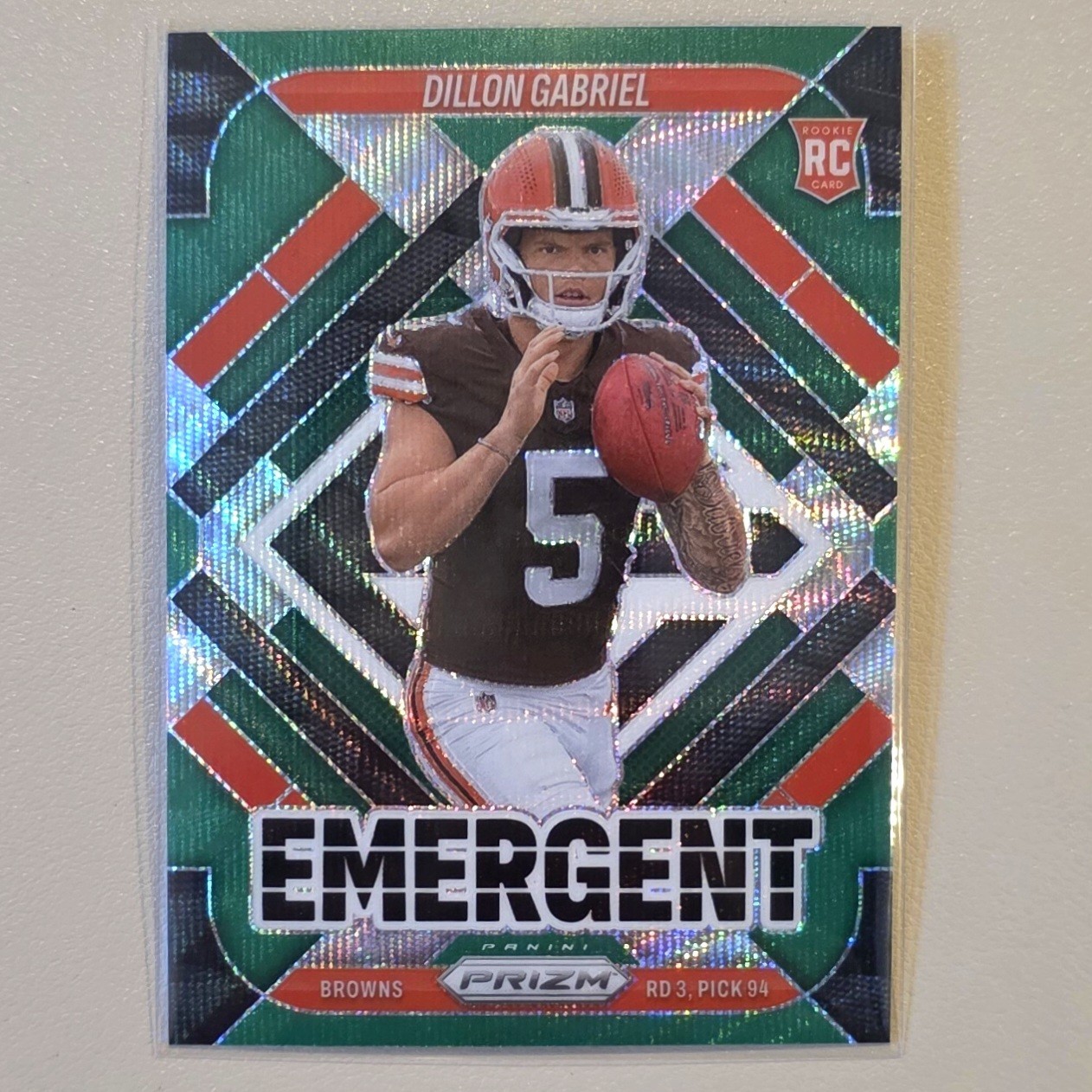 2025 Panini Prizm - Emergent Dillon Gabriel #18 Green Wave Prizm (RC)