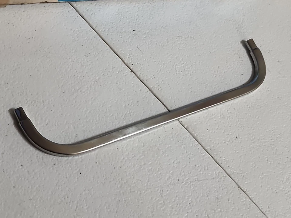 NOS Ford 1971 Torino GT Fairlane 429 Cobra grade moldura surround D1OZ-8242-A - Imagem 2 de 4