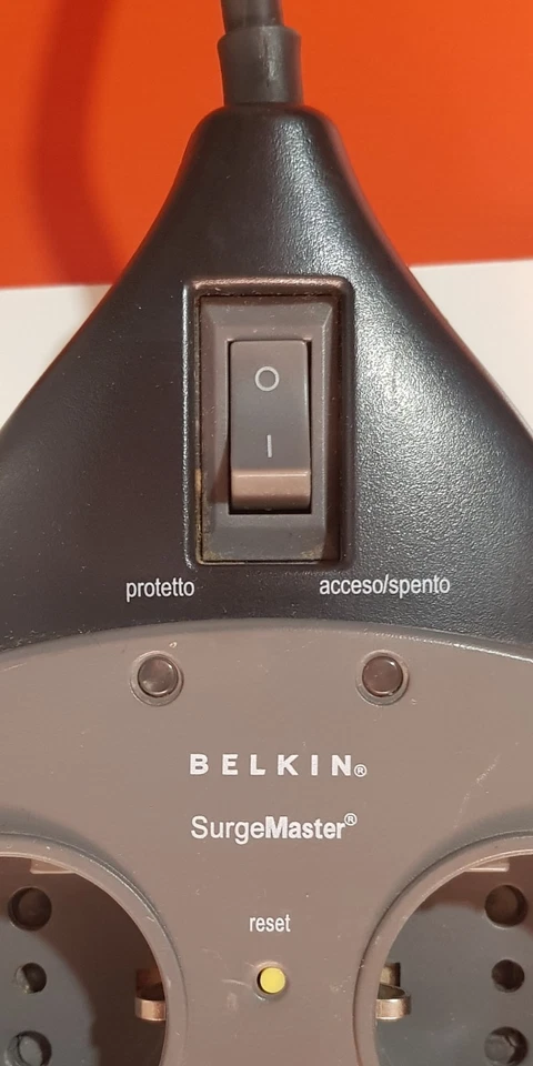 Ciabatta BELKIN SurgeMaster - 7 Prese Shuko + RJ 11 (Router)+Coassiale (Antenna) - Immagine 3 di 4
