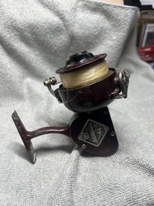 Vintage Shakespeare Model 2062 Spinning Reel (1977 - USA) Clean and Smooth