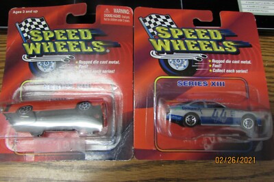 2 maisto speed wheels diecast series XIII 69 charger r/t & ford taurus race car 