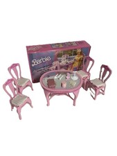 Mattel 4775 Barbie Mobili Liberty Wohnwelt Eßtisch Esstisch 4 Stühle OVP Vintage