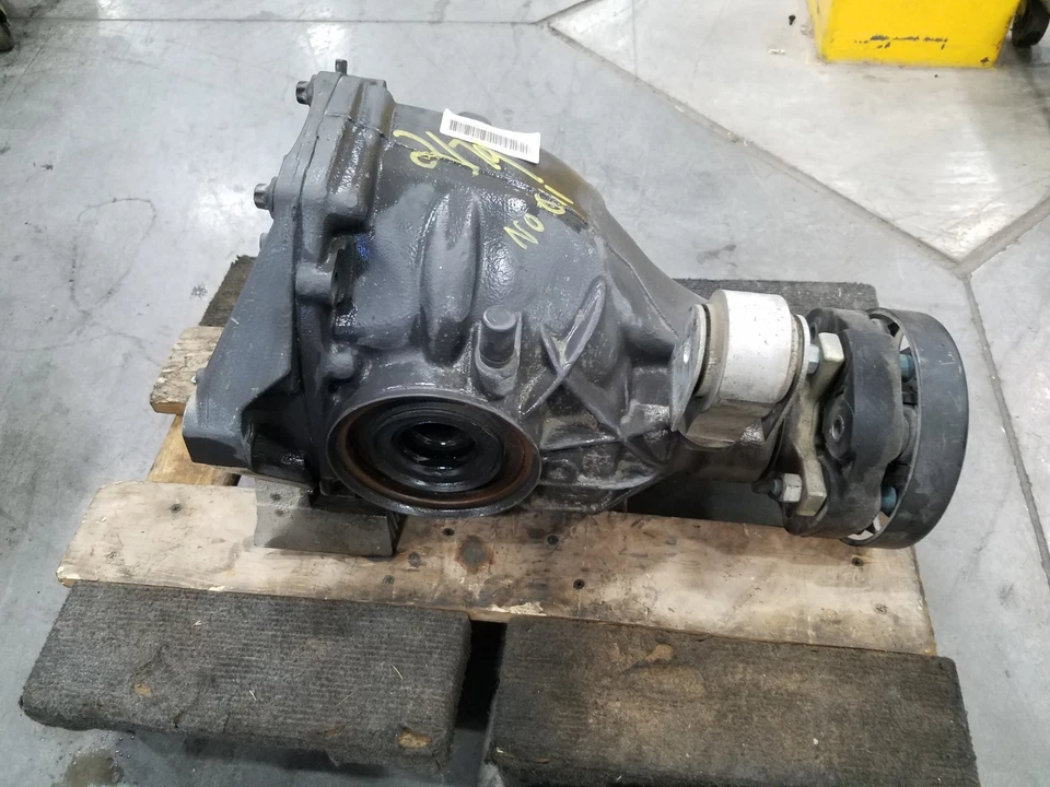 2013 Mercedes Benz AMG E 63 Rear Differential Assembly #2179 B-3 - Image 3 of 4