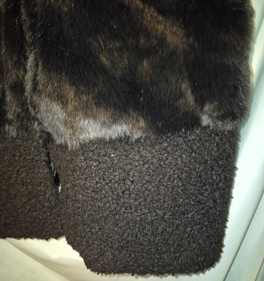 Ruby Rd 女式黑色人造毛皮 V 领钩扣无袖背心,尺寸 2X — 第 2/4 张图片