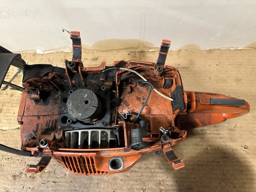 Husqvarna 570 Chainsaw For Parts Or Repair - Picture 2 of 5