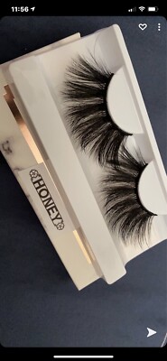 eyelashes