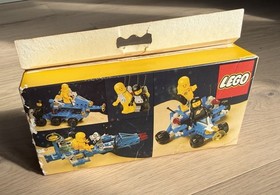 LEGO Mobile Command Trailer 1558 LEGOLAND Space System 64 Pieces Ages 6-12