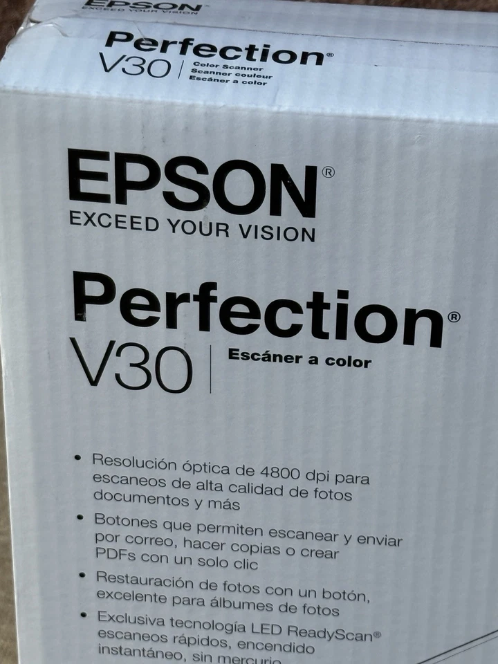 Epson Perfection V30 Color Flatbed Scanner - Never Used - Brand New - Image 2 of 4