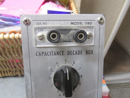 Vintage EICO Model 1180 Capacitance Decade Box - Picture 2 of 5