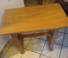 Solid Oak End Table /  Side Table  (1 Table)  (ET726)