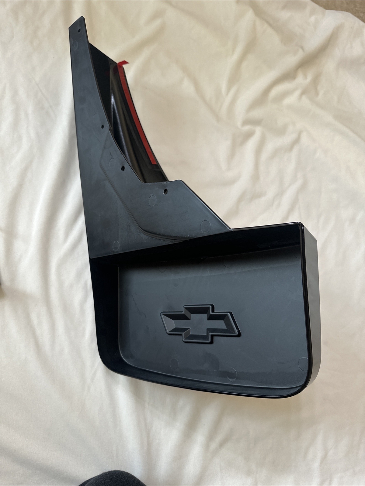 GM 22894884 14-16 Silverado 1500 RH Mud Guard Flaps Gloss Black 