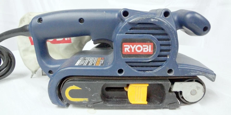 Lijadora de banda eléctrica con cable Ryobi 3" x 18" 120v herramienta eléctrica BE318-2 con bolsa antipolvo Foto 4 de 4