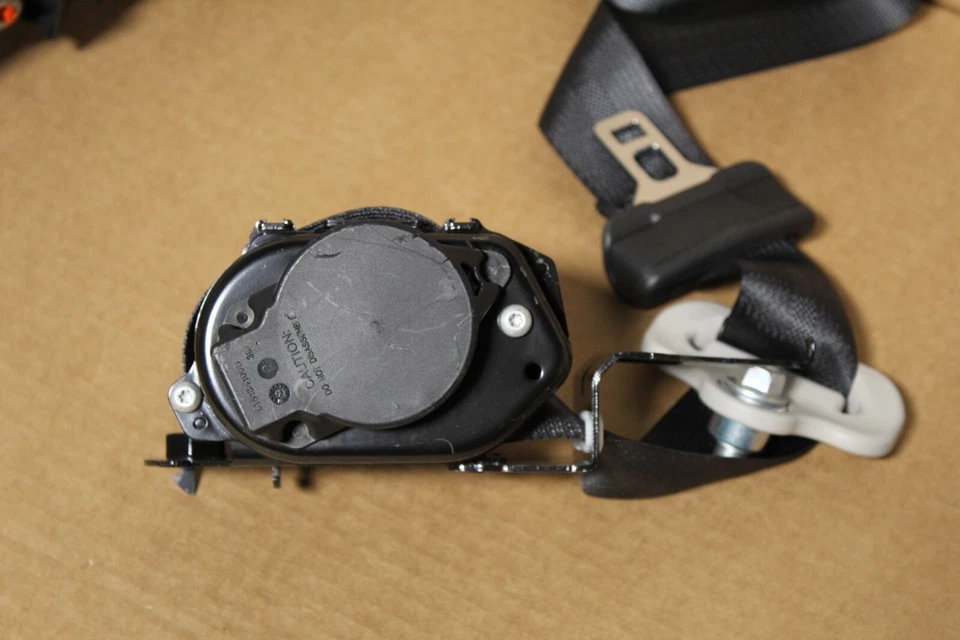 Conjunto de cinturón de seguridad delantero derecho Nissan Murano 2019-2024 OEM Foto 4 de 4