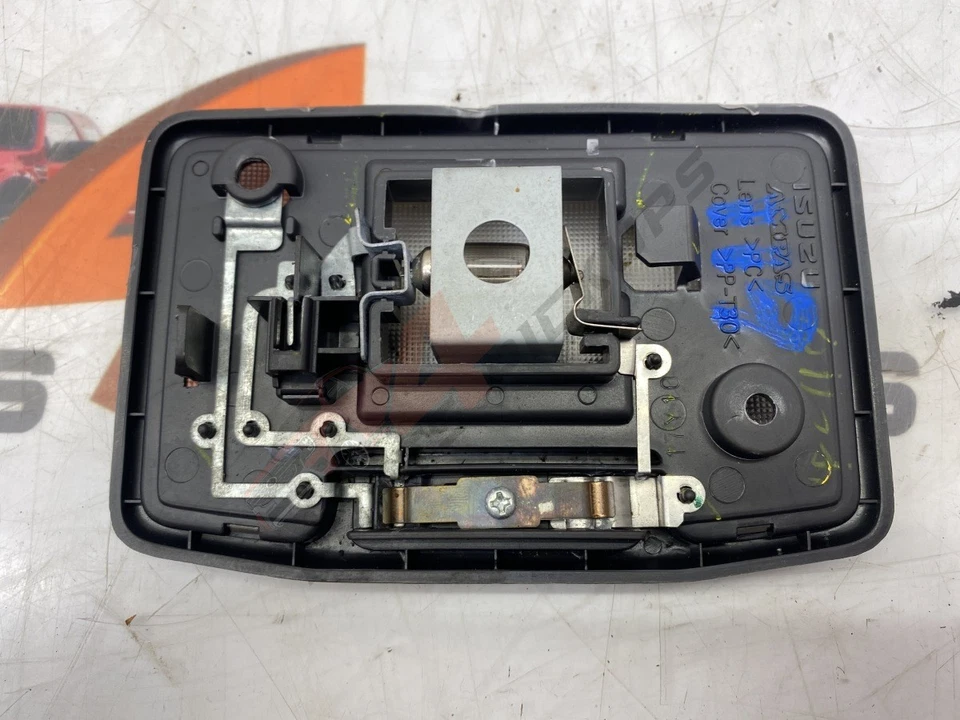 Светильник для салона Isuzu Rodeo 2006-2012 - Изображение 4 из 4