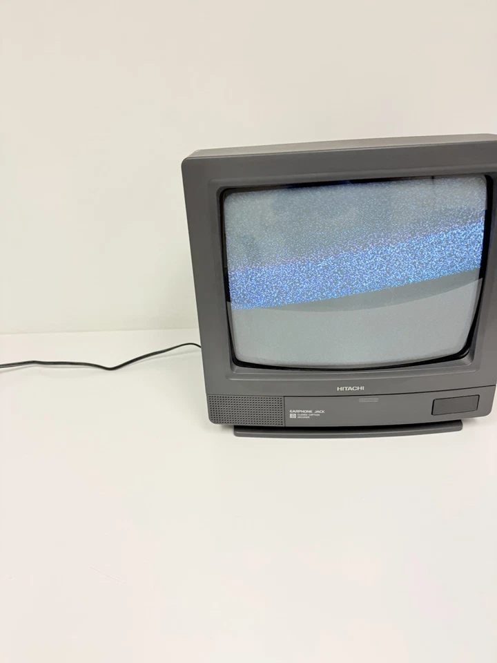 Винтажный твердотельный цветной телевизор Hitachi 13GA1BA 13 дюймов с ЭЛТ ретро игровой 1996 - Изображение 2 из 4