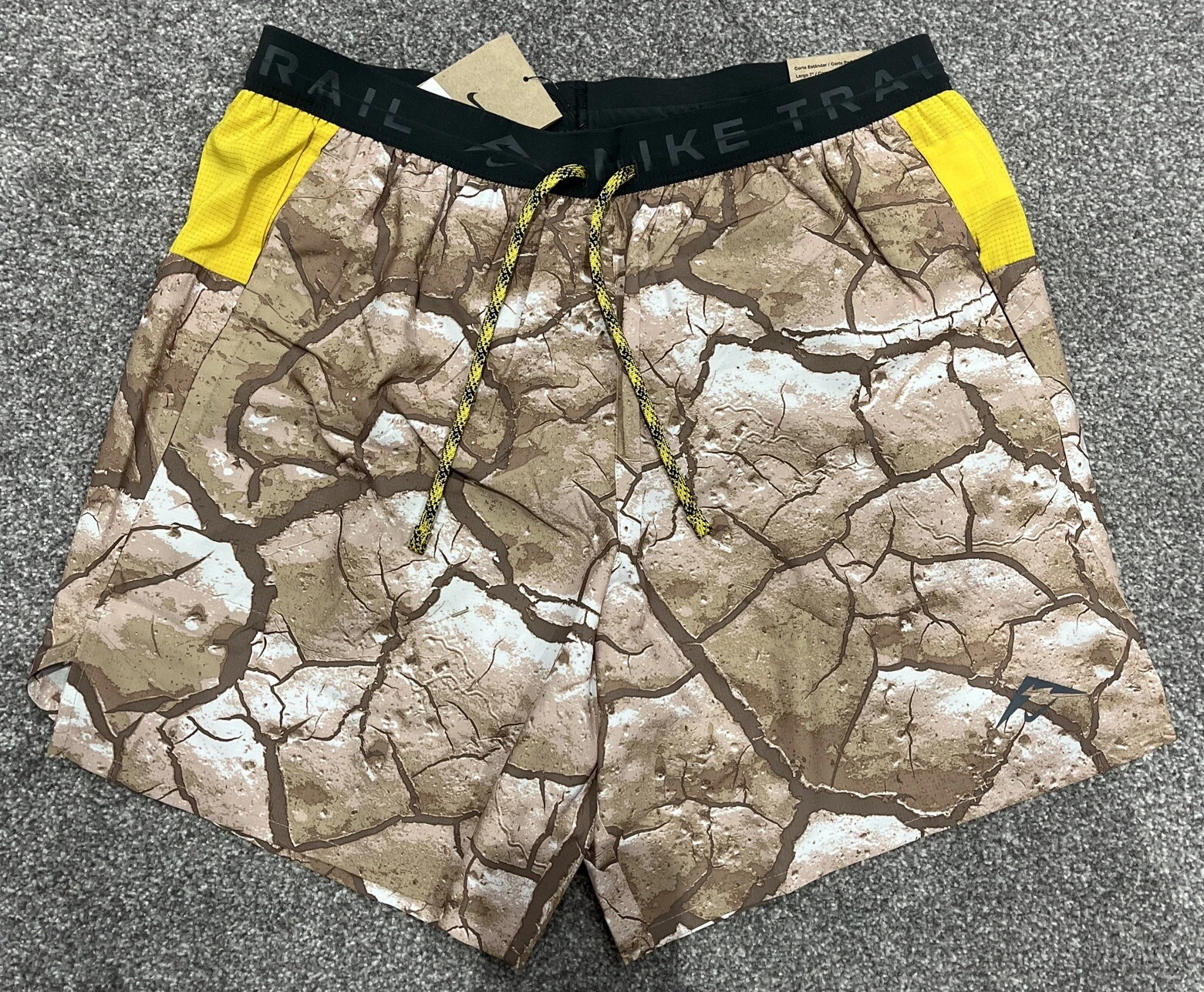 Nike Men’s Trail Stride 7” Brief Lined Running Gym Shorts- Reflective-Khaki - S