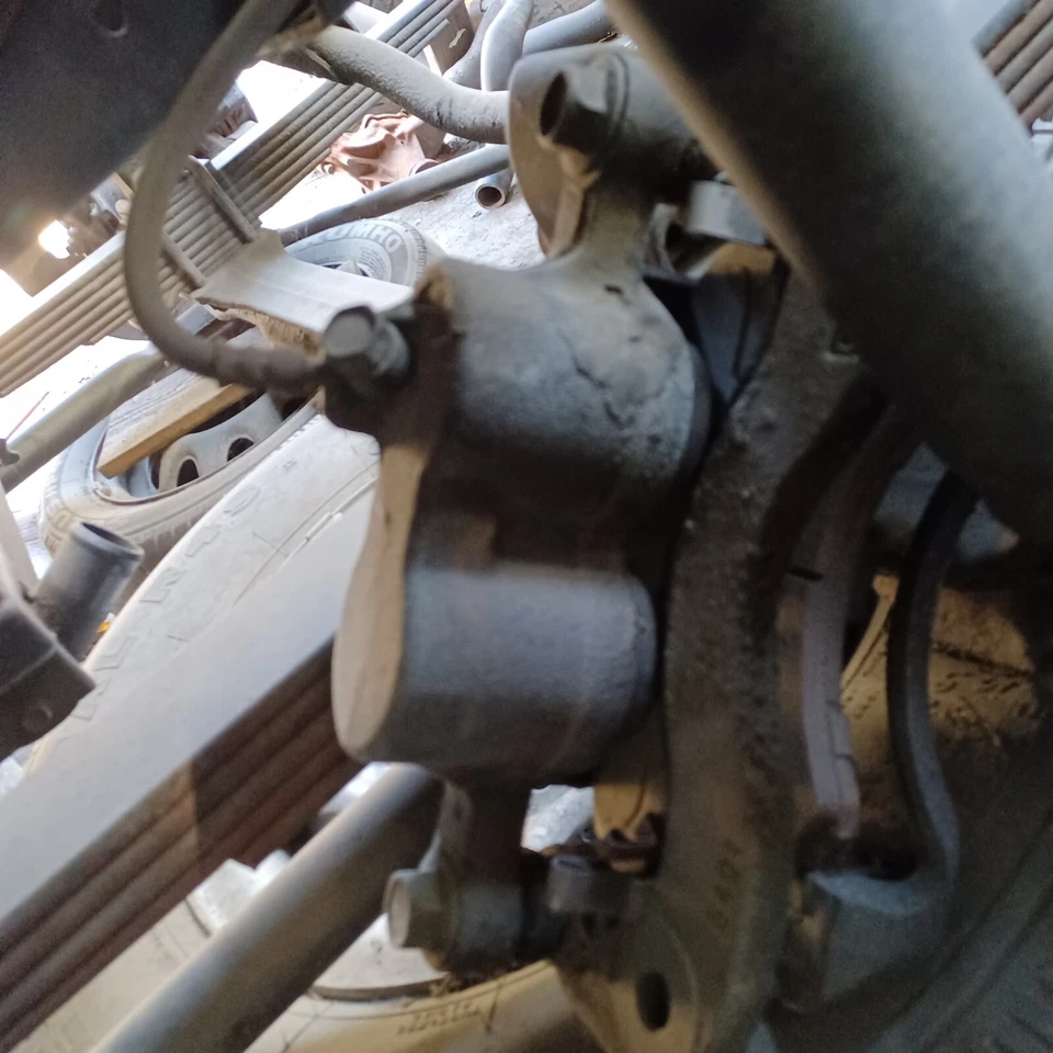 NPR ISUZU CALIPER LH front (Driver side) Isuzu NPR 2001 Diesel - Изображение 4 из 4