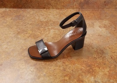 tory burch gabrielle pump