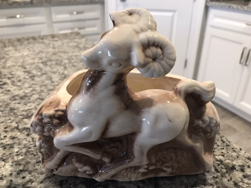 Shawnee Pottery Running Ram Planter Cream Brown Sheep Goat USA 515 Mint