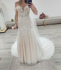Off the Shoulder New w Tags Aisle  Veil Wedding Dress