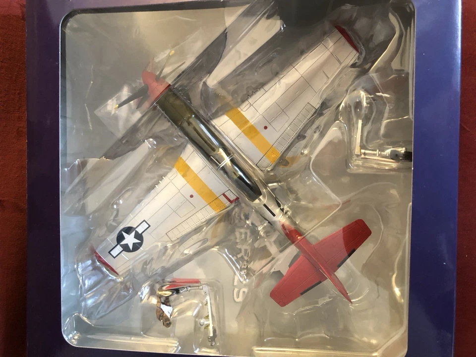 Hobby Master 1:48 P-51D Mustang “Bunny” Capt Roscoe C. Brown 100th FS 332nd Foto 2 de 2