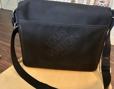 LOUIS VUITTON District Messenger Bag  Canvas Black FREE SHIPPING!