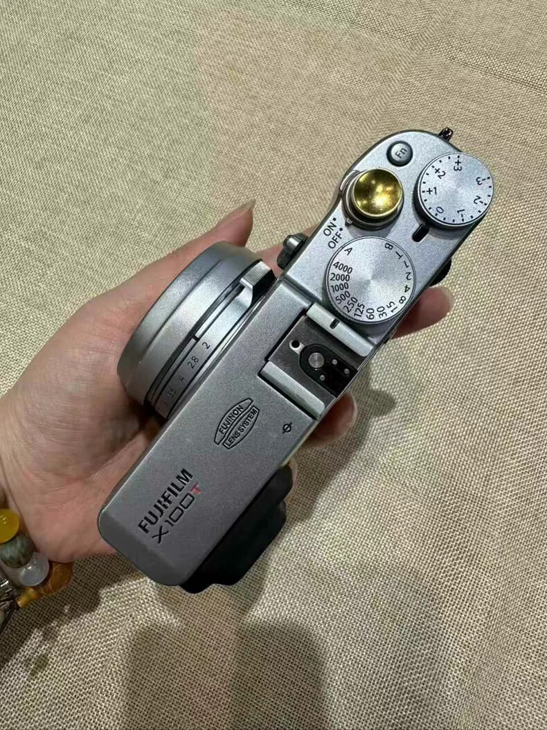 Fujifilm X100T 16.3MP Compact Digital Camera with 23mm f/2 Fixed
