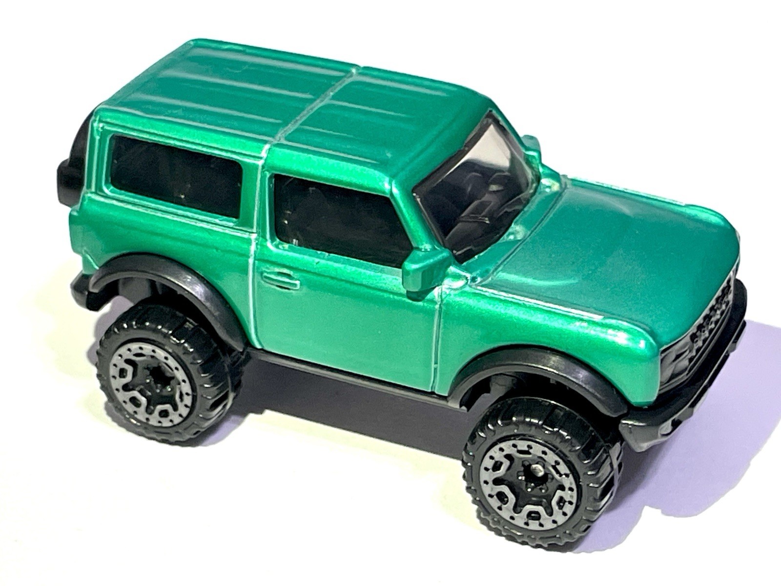 🛞 Hot Wheels - HW Hot Trucks 2021Ford Bronco Custom Made Metallic Green