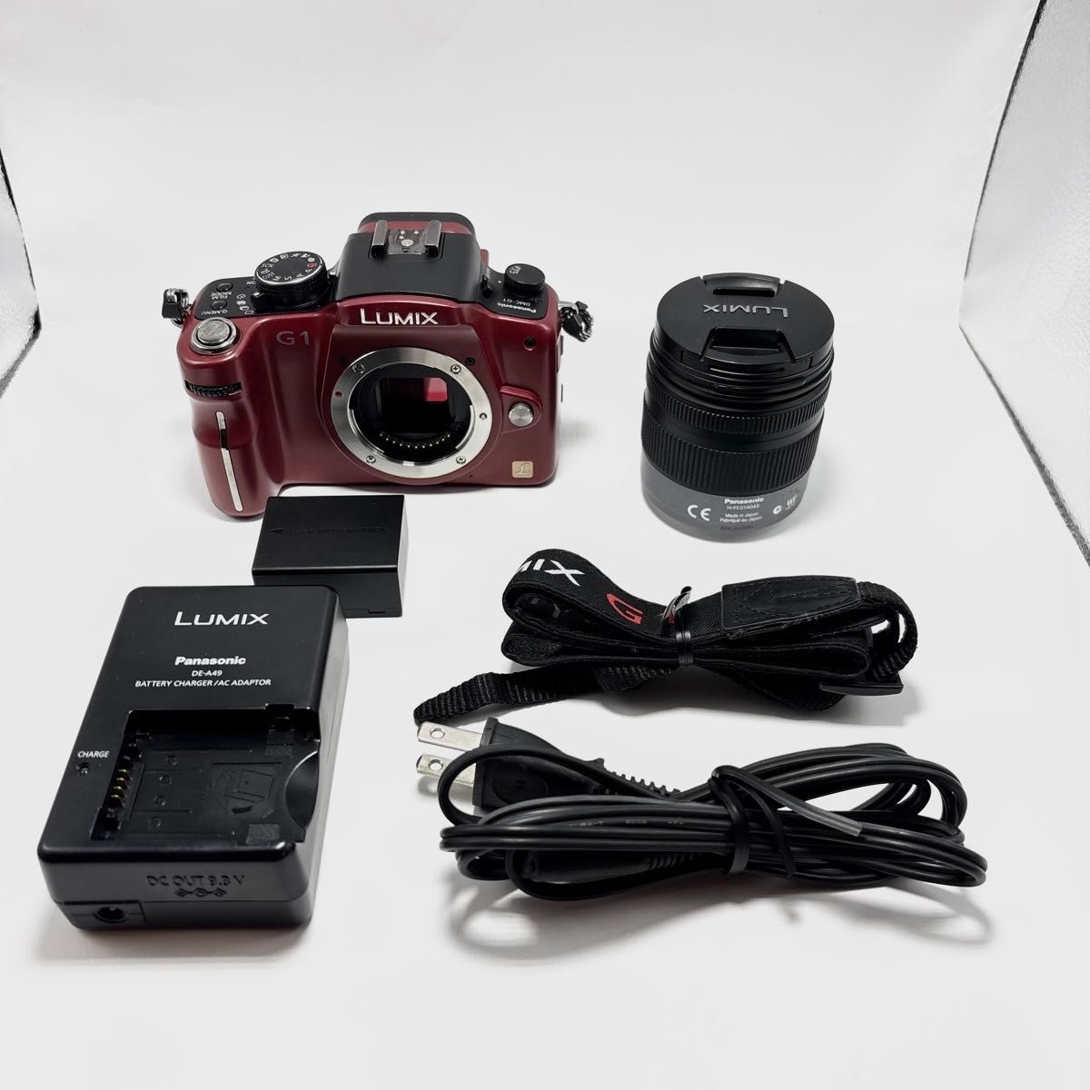 Panasonic LUMIX DMC-G1 Red Lens Kit Mirrorless Camera Excellent
