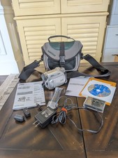 JVC GR-D372U Digital Video Camera Camcorder 32x Optical Zoom 900x - FOR PARTS