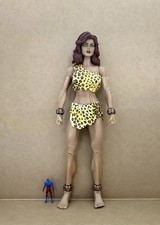 DCUC DC Universe Classics Giganta BAF with Mini Atom Complete