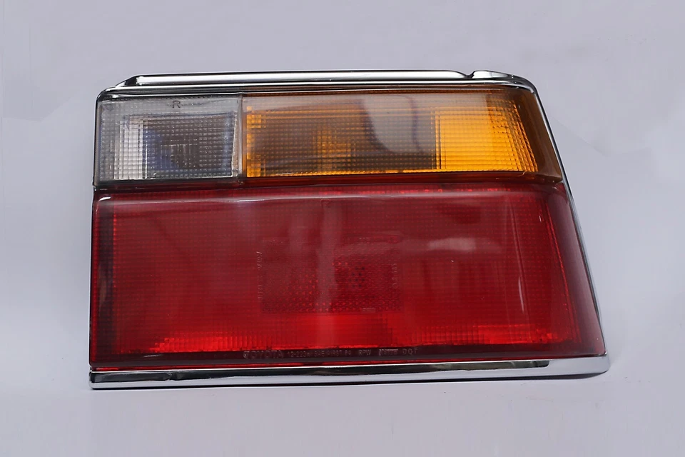 Toyota Corolla 1986 AE80 EE80 Tail Lights set - image 2 of 4