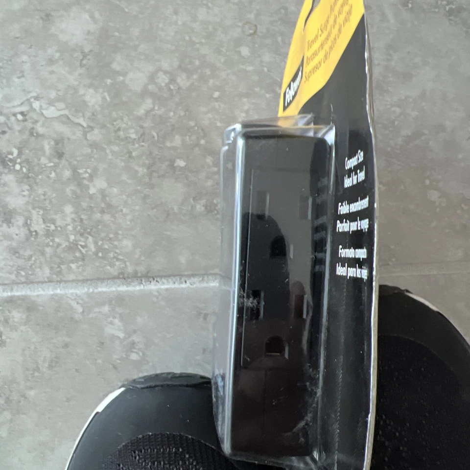 Fellowes Travel Surge Protector - Image 2 of 3